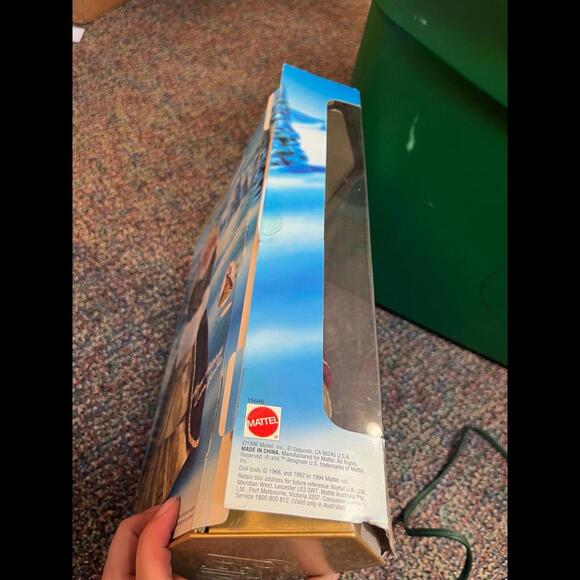 1996 happy holiday Barbie - Picture 4 of 8